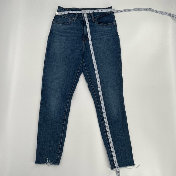 Levi's 721 High Rise Skinny Frayed Hem Jeans Size 28 Women's - Picture 4 of 8